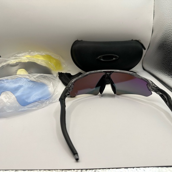 Oakley Radar EV Path Sunglasses with lens - Picture 2 of 4